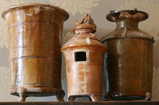 Unique brown glazed Han dynasty pot
