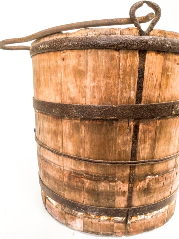 Ancien seau à eau rustique en bois, Décorations & accessoires