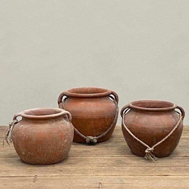 Small terra cotta Chinese pots