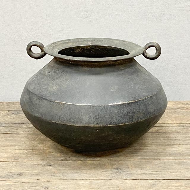 Old Kanskandi cooking pot
